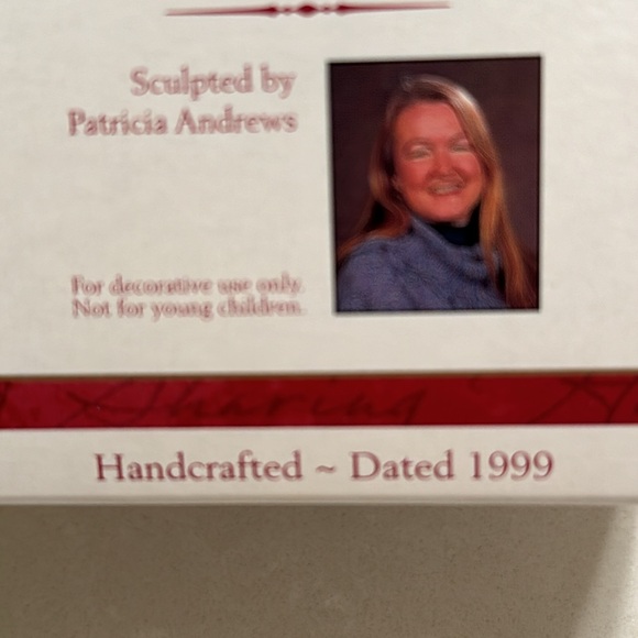 1999 Club Edition Barbie Ornament from Hallmark - Picture 4 of 10